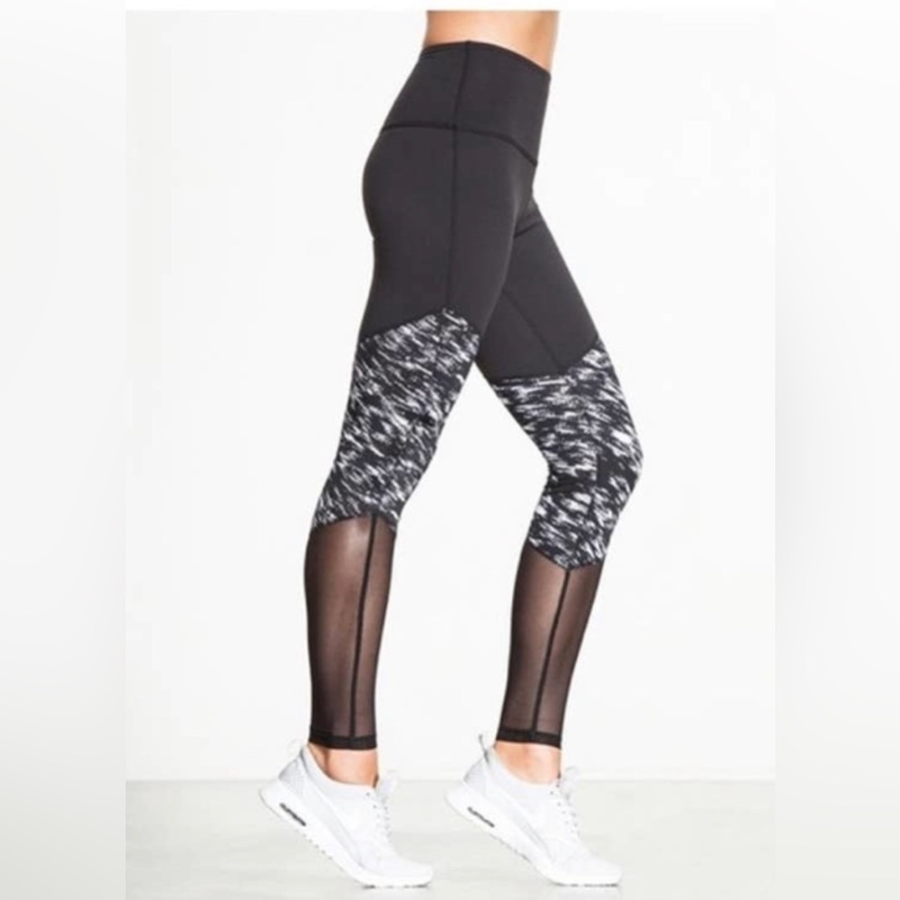 Beyond Yoga Black and White Mesh Legging // S